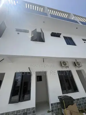 2bdrm Townhouse / Terrace in Lekki Phase 1 for rent