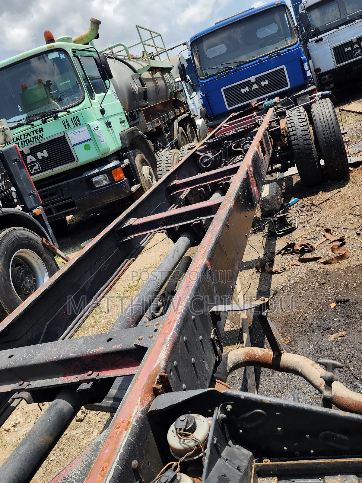 Clean Foreign Used Mercedes Benz Truck 1624