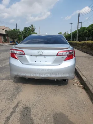 Toyota Camry SE Sport 4dr Sedan (2.5L 4cyl 6A) 2014 Silver