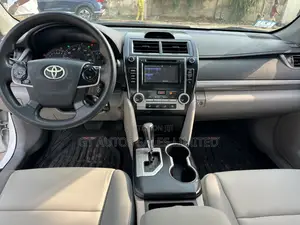 Toyota Camry LE 4dr Sedan w/Prod. End 11/13 (2.5L 4cyl 6A) 2014