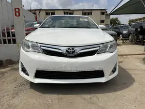 Toyota Camry LE 4dr Sedan w/Prod. End 11/13 (2.5L 4cyl 6A) 2014