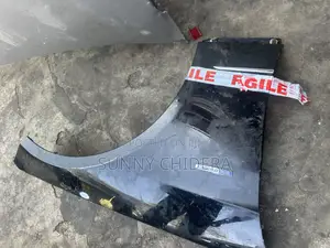 E350 Fender Front Right Direct Tokunbo