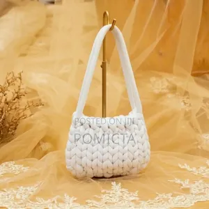Premium Handmade Chunky Yarn Shoulder Bag - White