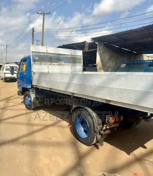 Toyota Dyna 300 Diesel Engine 3 Wipper With Tipping