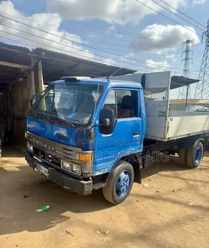 Toyota Dyna 300 Diesel Engine 3 Wipper With Tipping
