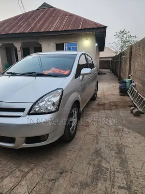 Toyota Corolla Verso 2005 Silver