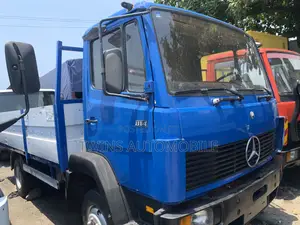 Mercedes-Benz 814 Blue Pick Up