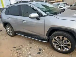 Toyota RAV4 XLE AWD 2020 Gray