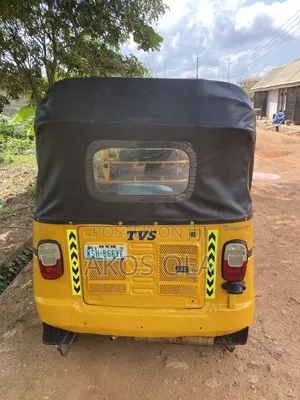 TVS HLX 125 2025 Yellow
