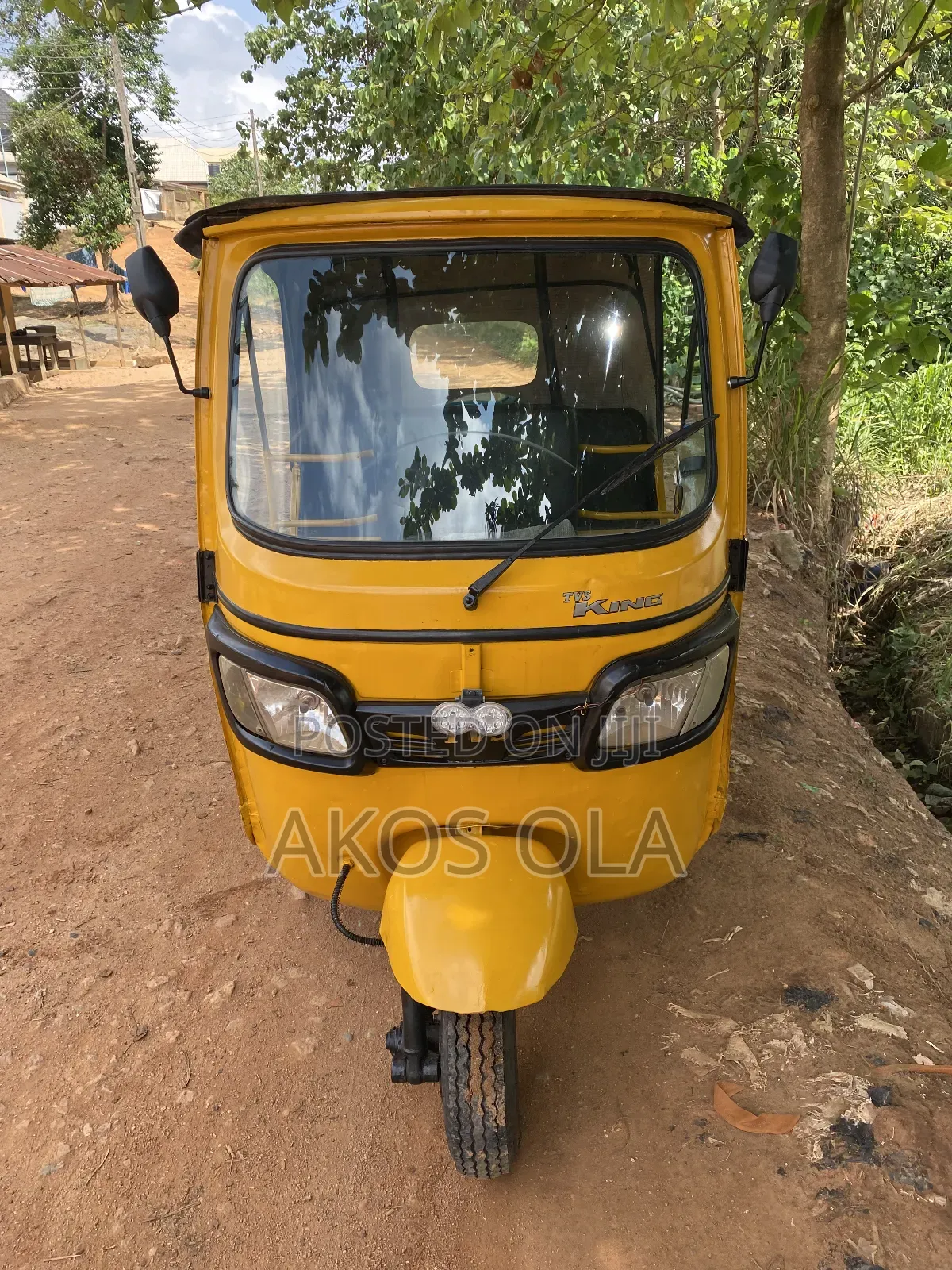 TVS HLX 125 2025 Yellow