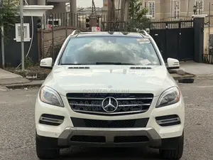 Mercedes-Benz M Class ML350 4MATIC 4dr SUV AWD (3.5L 6cyl 7A) 2014