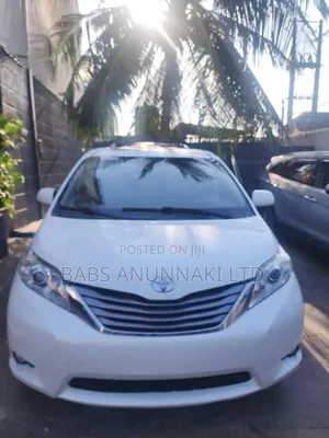 Toyota Sienna 2016 White