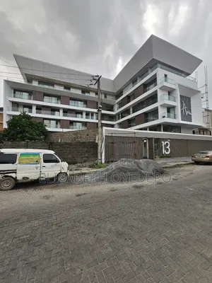 4bdrm Mansion in Lekki Ph1 for sale
