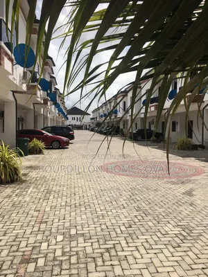 4bdrm Duplex in Harris Drive By Vgc for rent