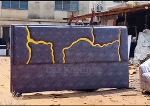 Very Solid Bedstand