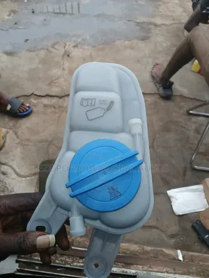 Water Can/Container for Audi 2.0t Q5,A5,A4 A6