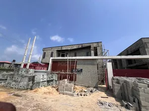 2bdrm Duplex in Heirs Court, Lakowe for sale