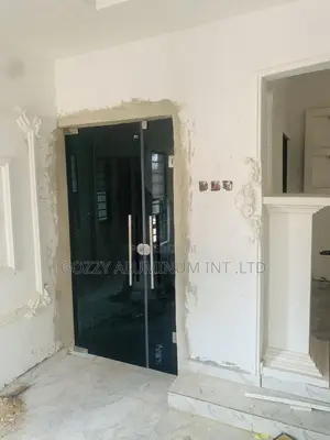 Frameless Glass Door (10mm Tampered Glass )
