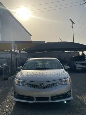 Toyota Camry SE 4dr Sedan (2.5L 4cyl 6A) 2012 Silver