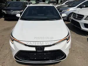 Toyota Corolla SE 2024 White