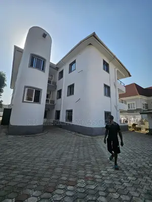 20bdrm Block of Flats in Area 11 for rent