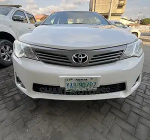 Toyota Camry LE 4dr Sedan (2.5L 4cyl 6A) 2013 White