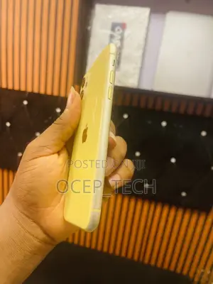 Apple iPhone 11 128 GB Yellow