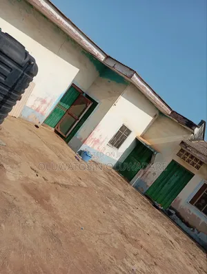 3bdrm Block of Flats in Omotayo Estate, Ijede / Ikorodu for sale