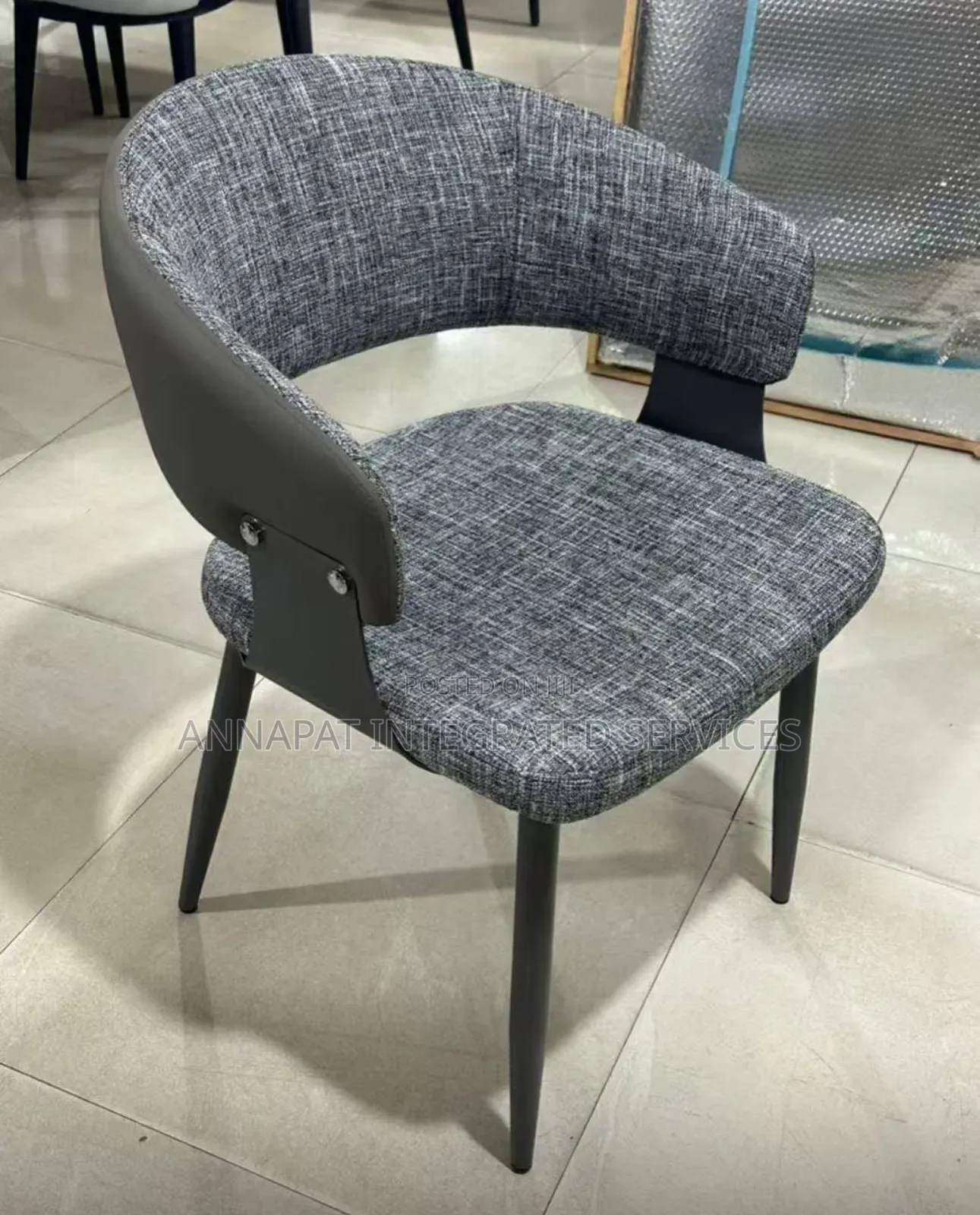 Roomfitters Upholstered