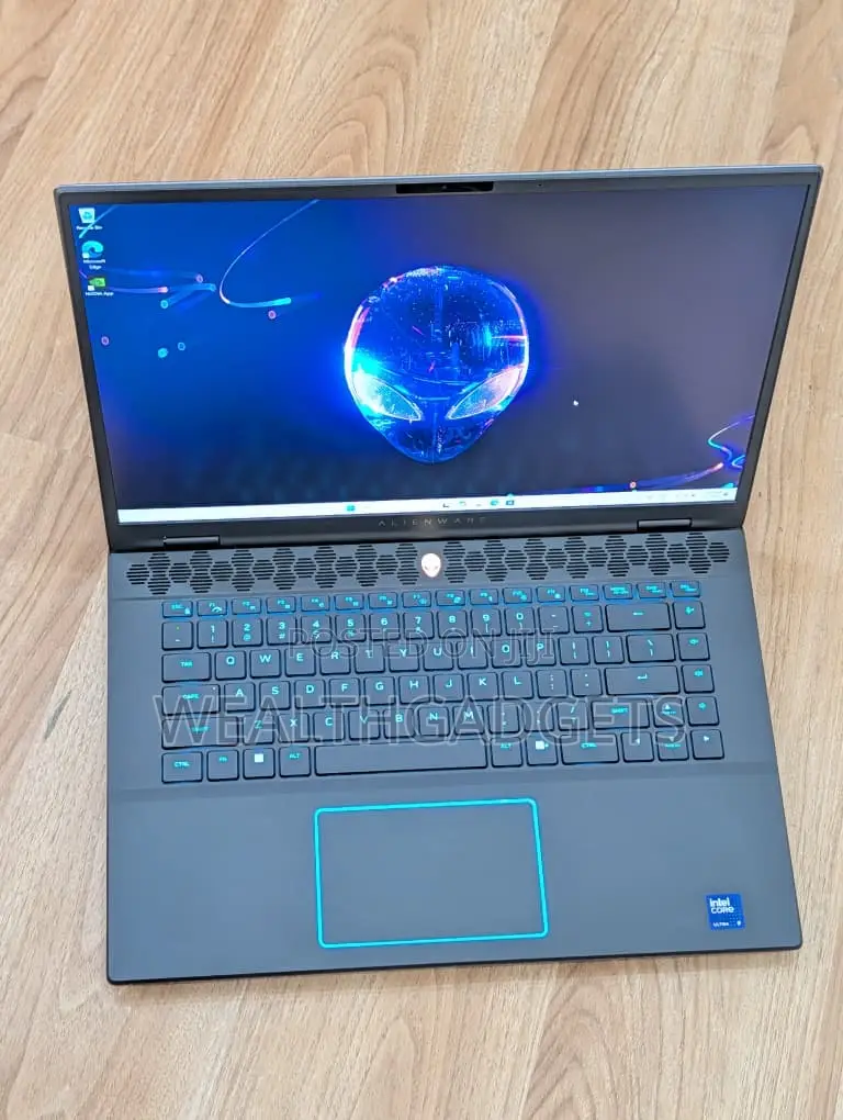 Laptop Alienware M16 R2 32GB Intel Core Ultra 9 SSD 1T
