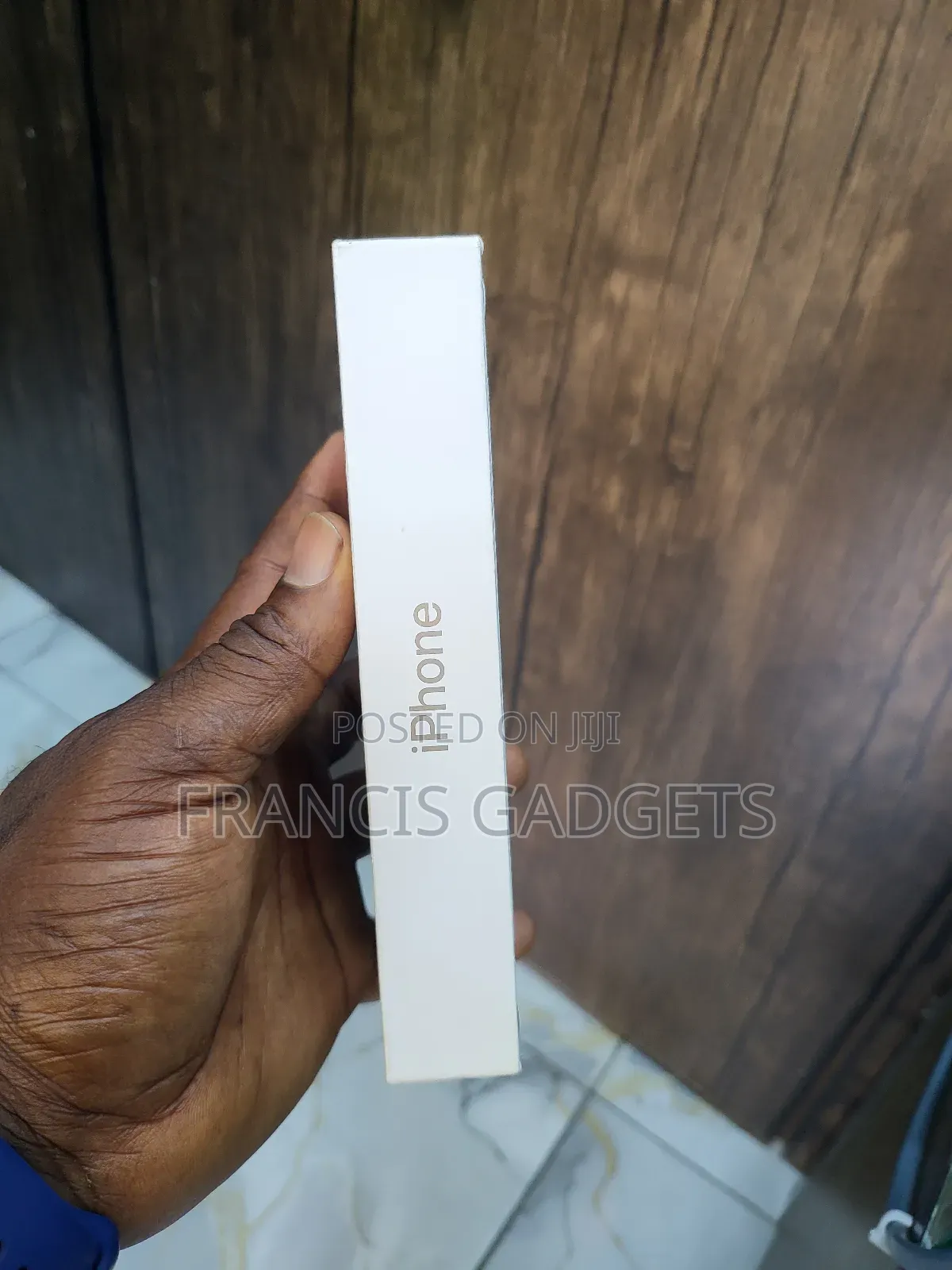 New Apple iPhone 16 Pro 256 GB Gold