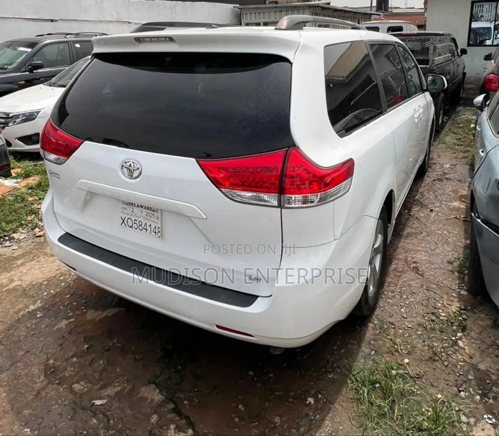Toyota Sienna LE 8 Passenger 2012 White