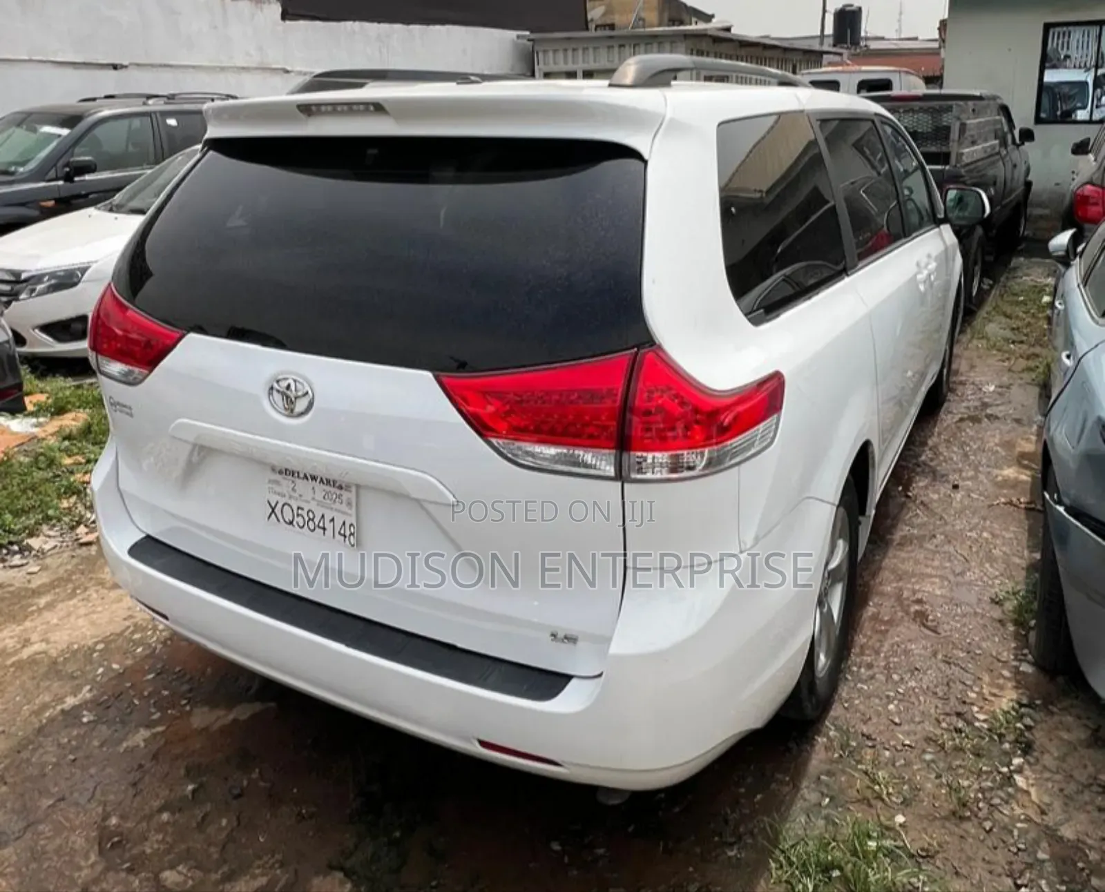 Toyota Sienna LE 8 Passenger 2012 White