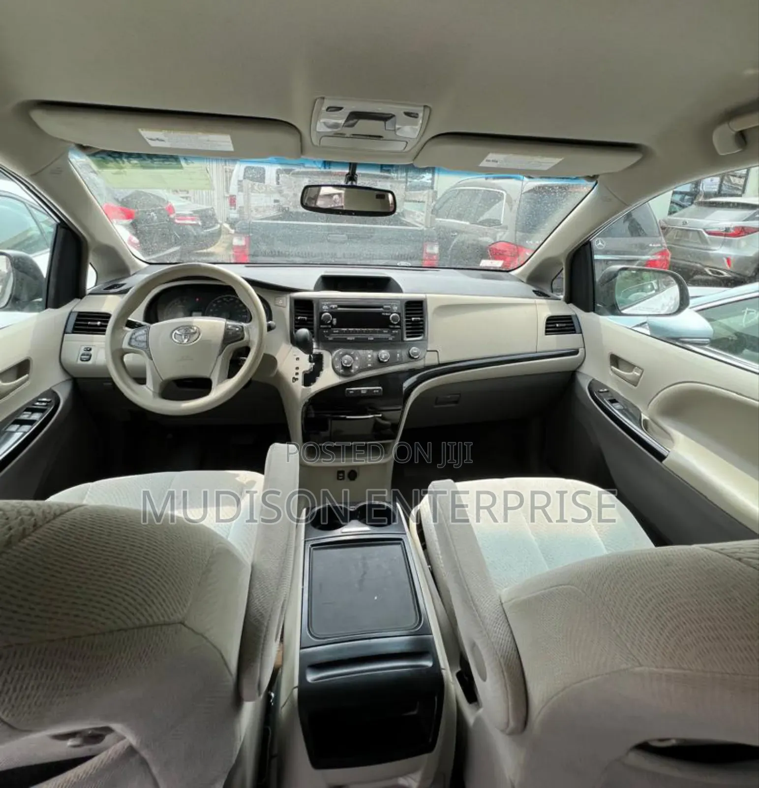 Toyota Sienna LE 8 Passenger 2012 White