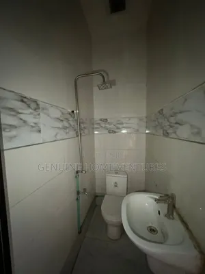 Studio Apartment in Osapa London for rent