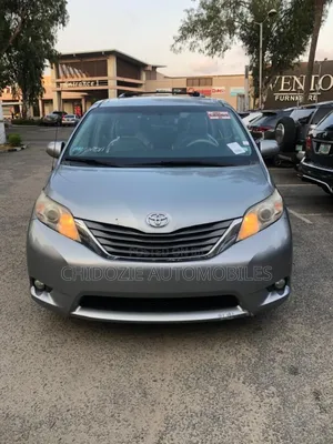 Toyota Sienna XLE AWD 7-Passenger 2013 Gray