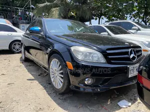 Mercedes-Benz C300 Luxury Sedan RWD (3.0L 6cyl 7A) 2010 Black