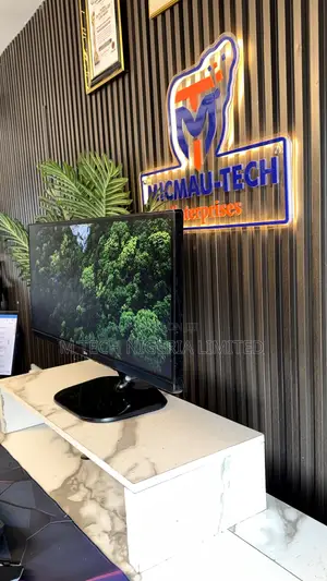25” Ultrawide Lg Ips Frameless Monitor
