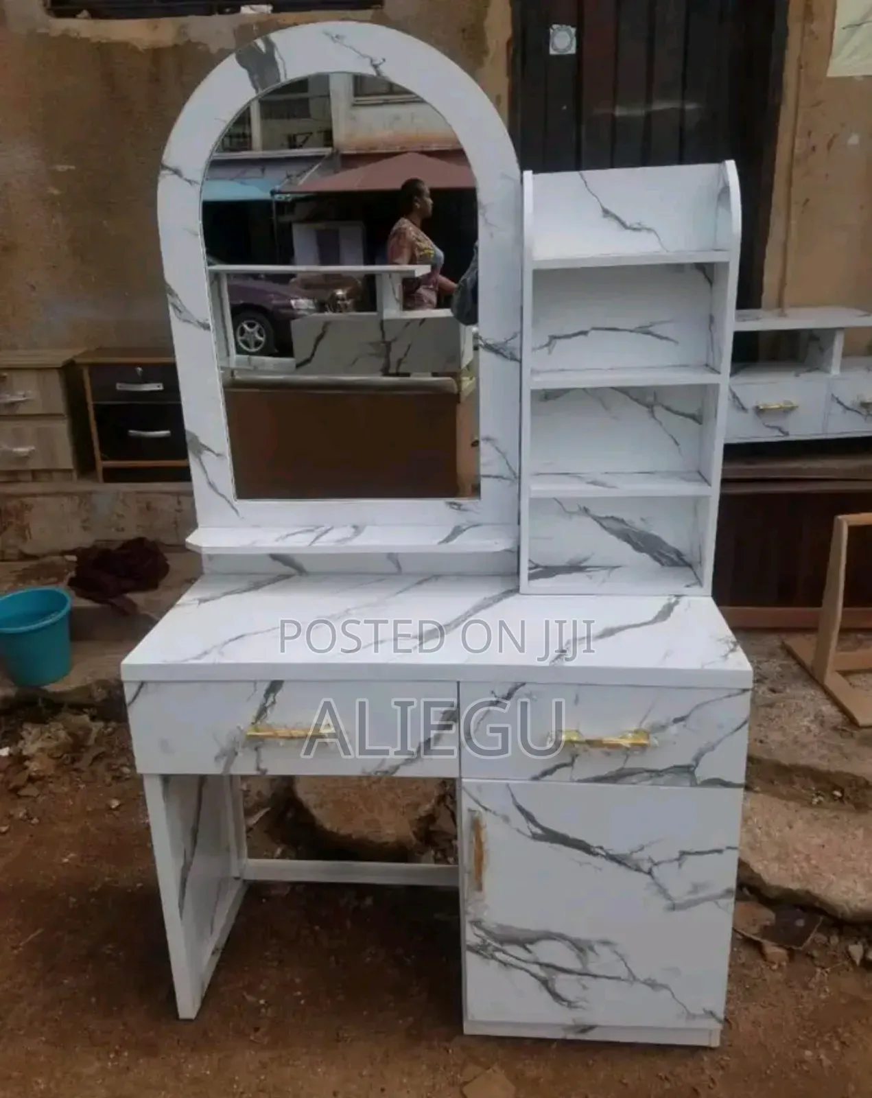 Fine Dressing Mirror