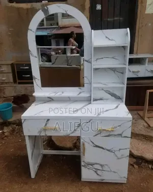 Fine Dressing Mirror