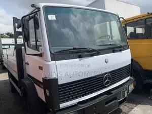 Mercedes-Benz 814 Bucket 6 Cylinder
