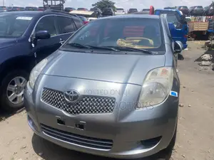 Toyota Yaris 2010 Silver