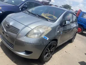 Toyota Yaris 2010 Silver