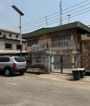 2bdrm Block of Flats in Census Close.., Bode Thomas for sale