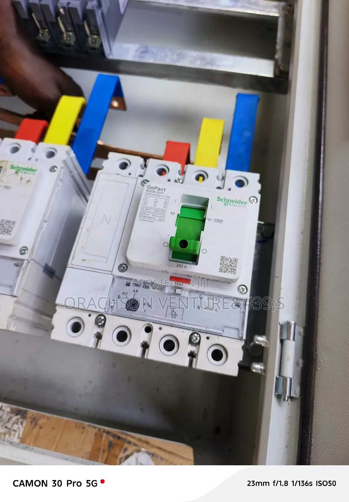 McCb 4pole 250amps New Model Schneider Breaker