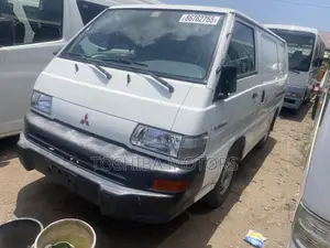 Mitsubishi L300 2002 White