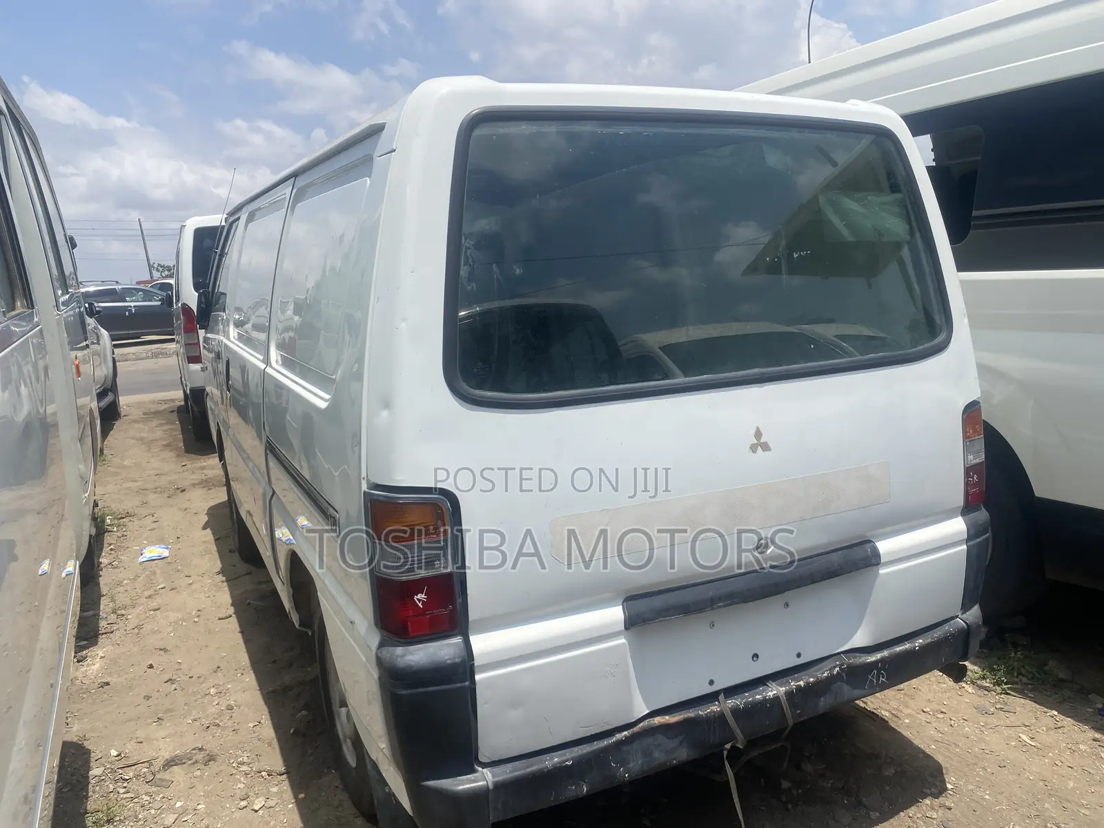 Mitsubishi L300 2002 White