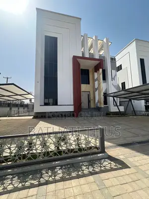 5bdrm Duplex in Guzape District for sale