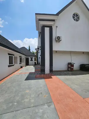 5bdrm Duplex in Private, Dakwo District for sale