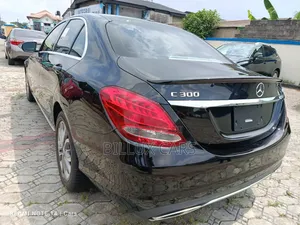 Mercedes-Benz C300 2015 Black